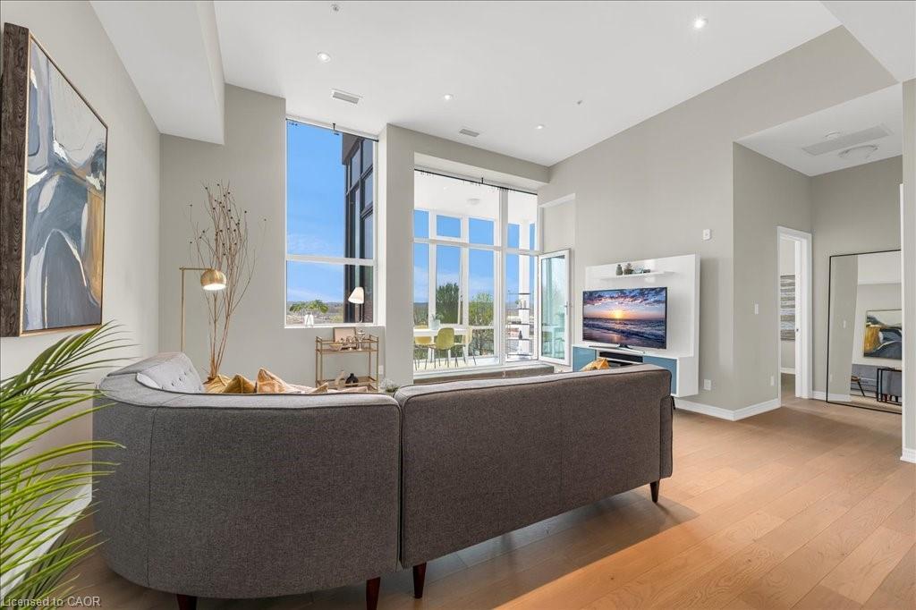 301-50 Murray Street W, Hamilton, ON - Indoor