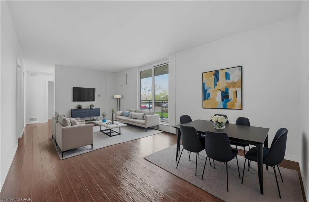 101-975 Warwick Court, Burlington, ON - Indoor