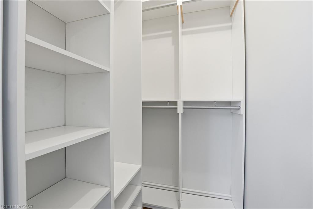101-975 Warwick Court, Burlington, ON - Indoor With Storage