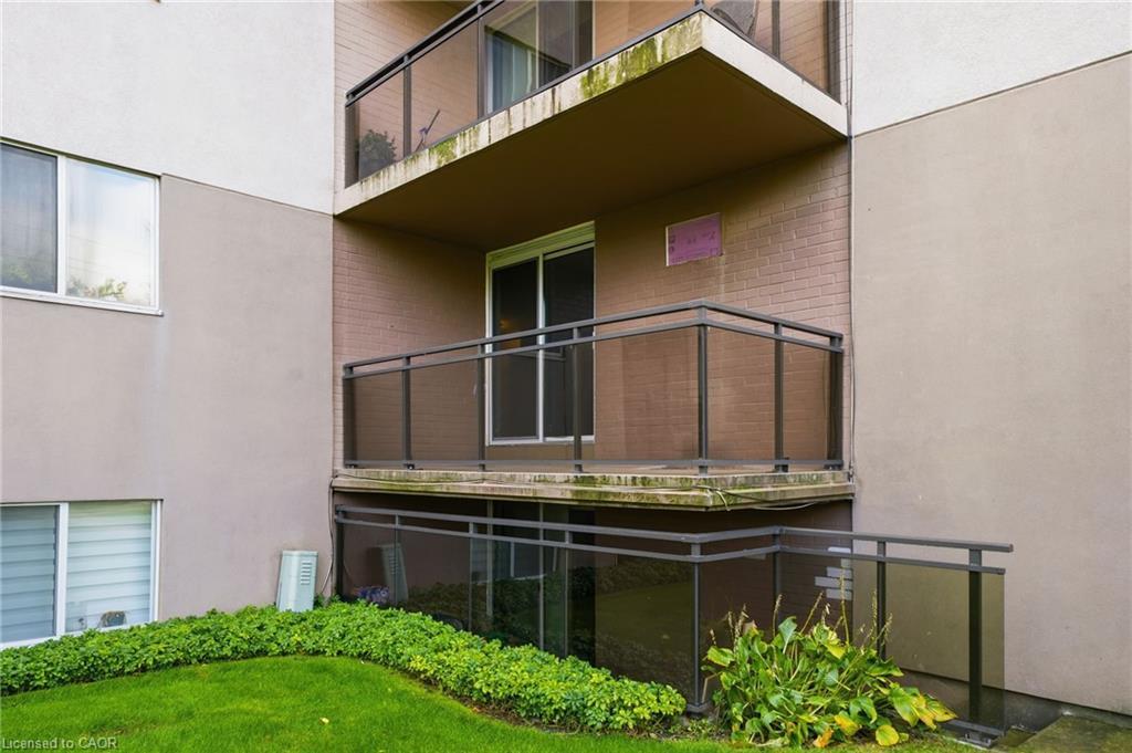 101-975 Warwick Court, Burlington, ON - Outdoor With Exterior