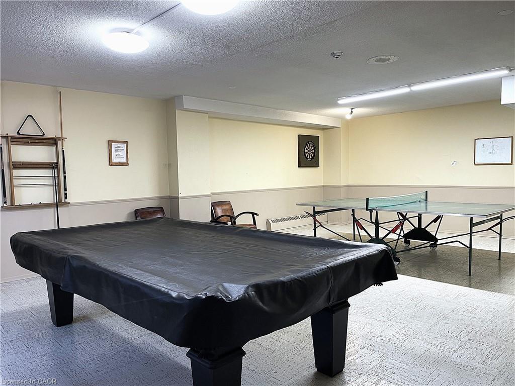 101-975 Warwick Court, Burlington, ON - Indoor Photo Showing Other Room