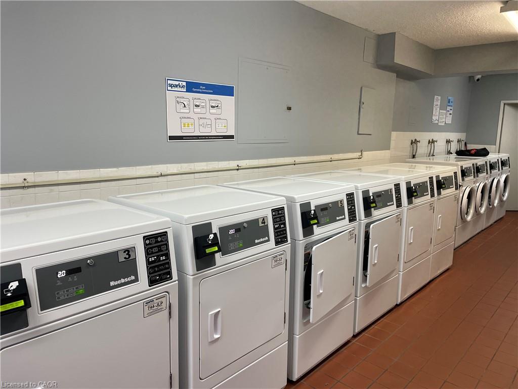 101-975 Warwick Court, Burlington, ON - Indoor Photo Showing Laundry Room