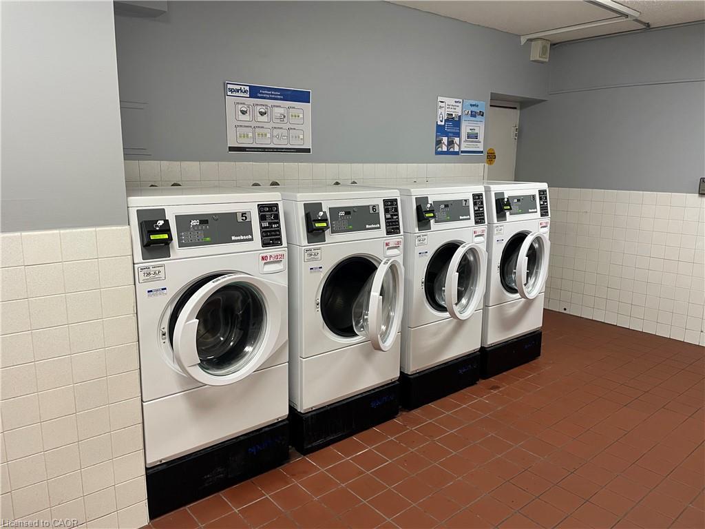 101-975 Warwick Court, Burlington, ON - Indoor Photo Showing Laundry Room