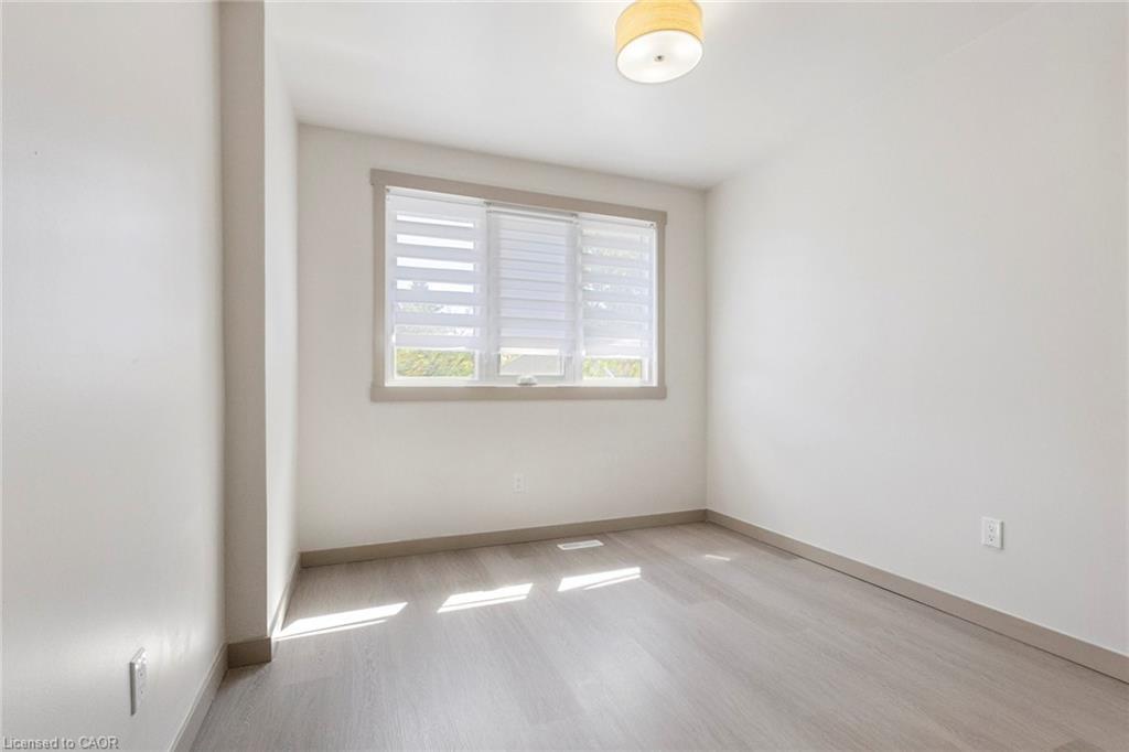 27-89 Woolwich Street, Waterloo, ON - Indoor Photo Showing Other Room