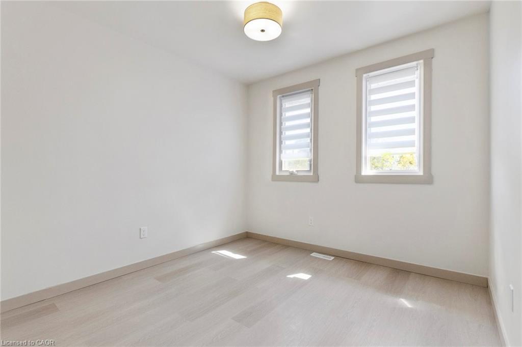 27-89 Woolwich Street, Waterloo, ON - Indoor Photo Showing Other Room