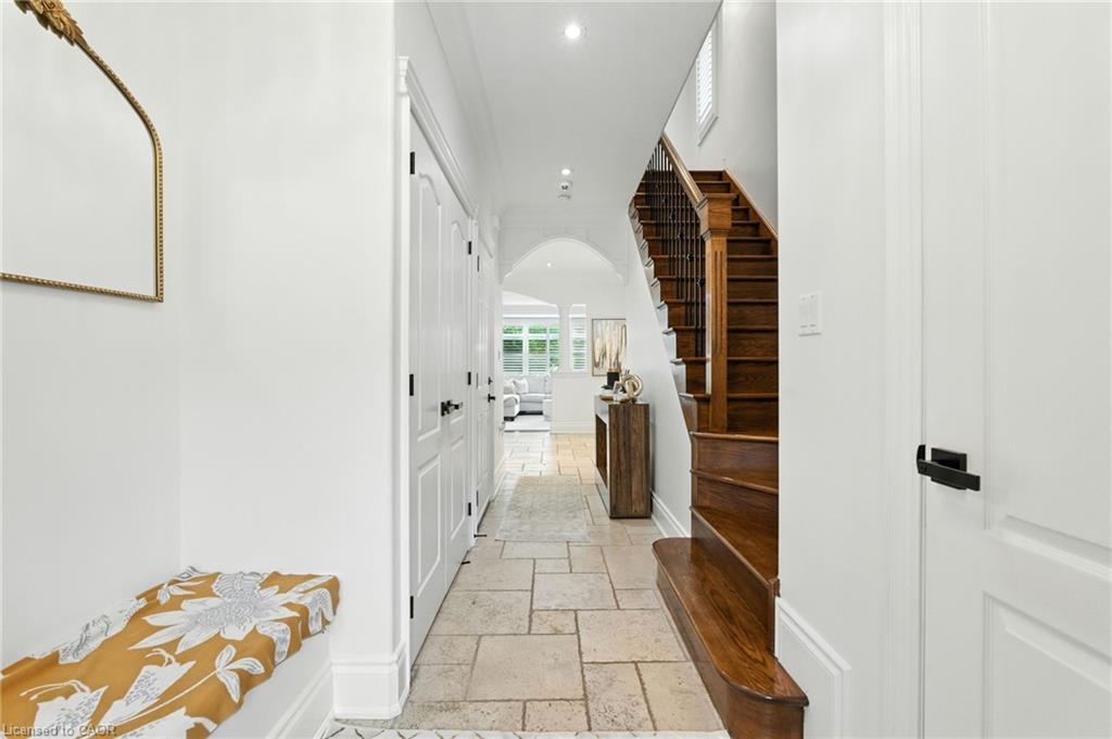 199 Hunter Street W, Hamilton, ON - Indoor Photo Showing Other Room