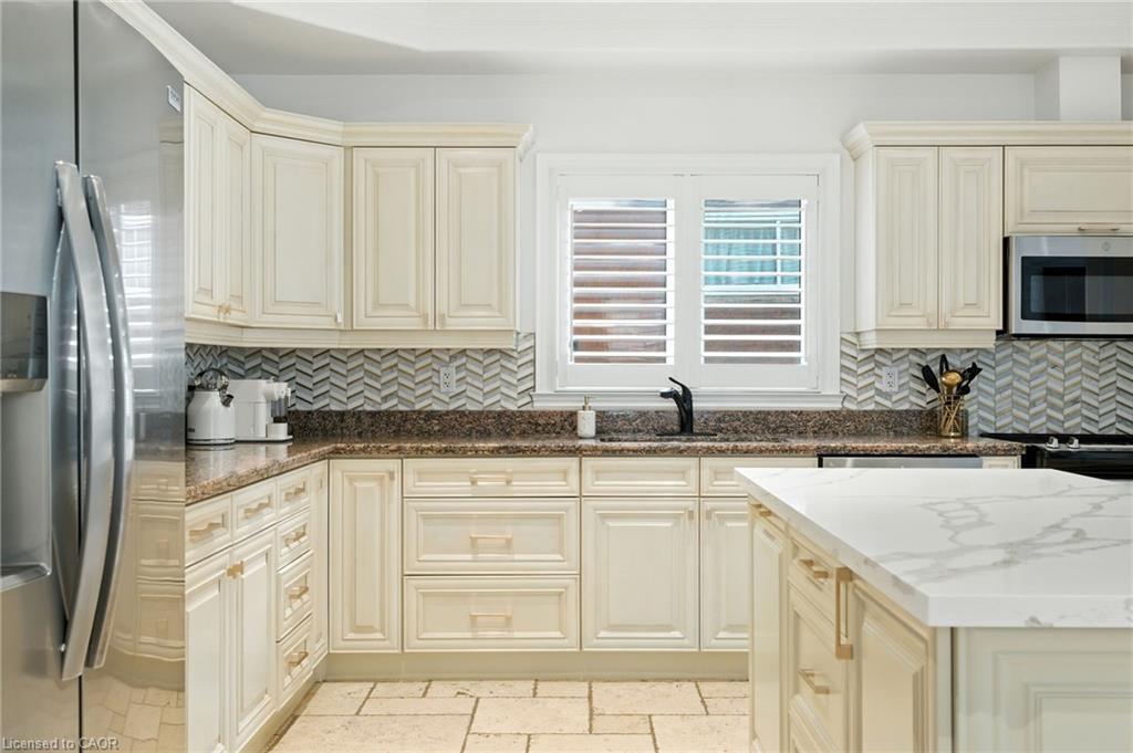 199 Hunter Street W, Hamilton, ON - Indoor Photo Showing Kitchen