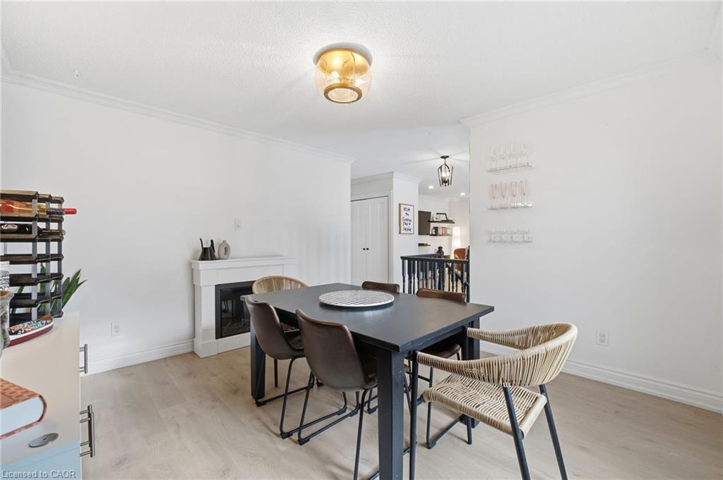 104 Cindy Avenue, Cambridge, ON - Indoor Photo Showing Dining Room