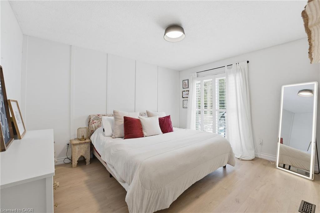 104 Cindy Avenue, Cambridge, ON - Indoor Photo Showing Bedroom