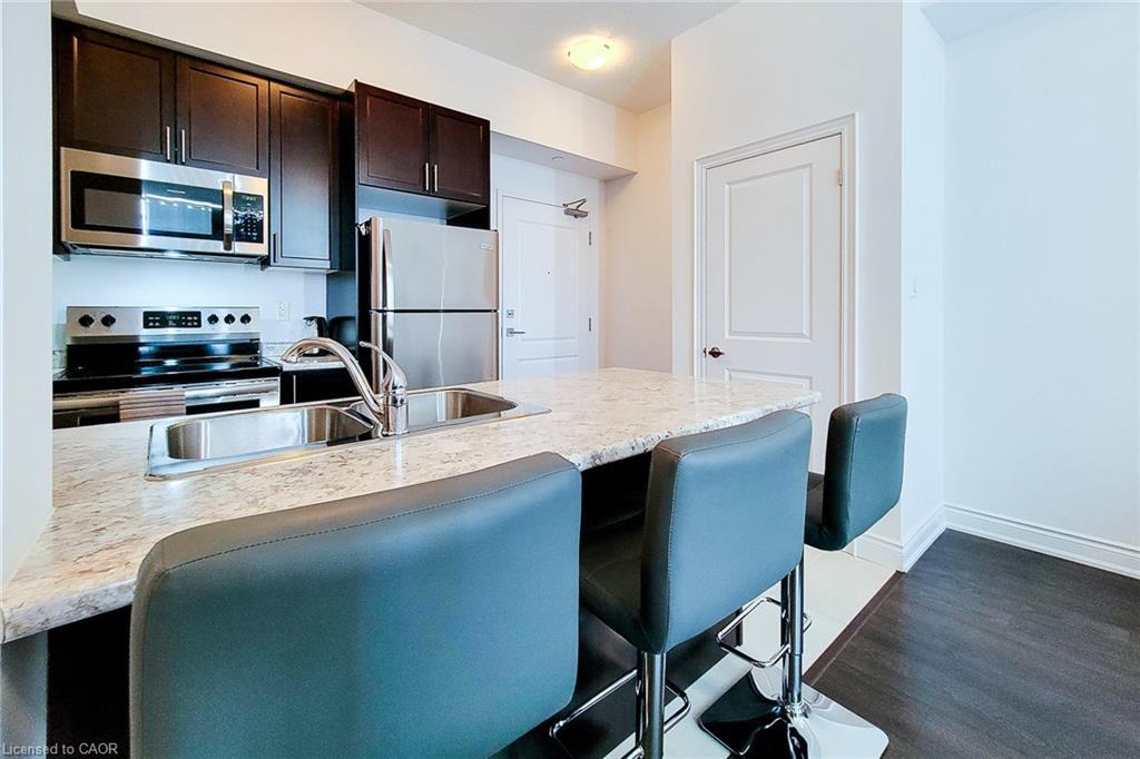 638-125 Shoreview Place, Stoney Creek, ON - Indoor Photo Showing Kitchen With Double Sink