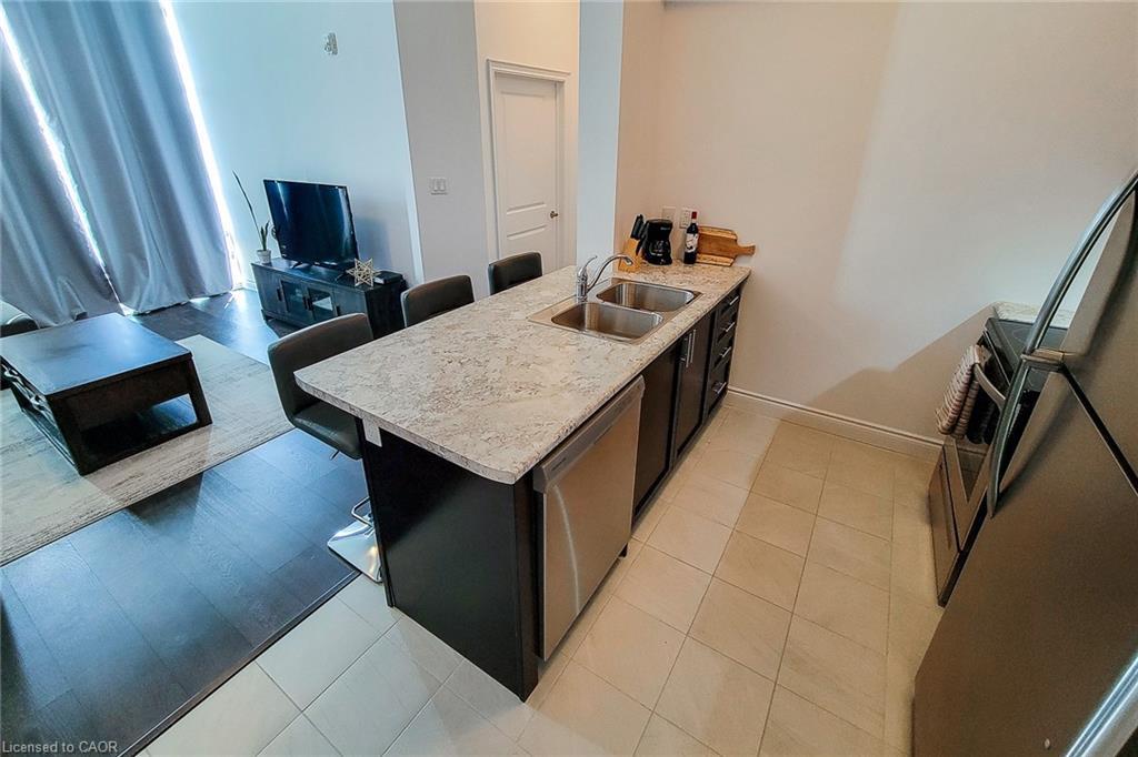 638-125 Shoreview Place, Stoney Creek, ON - Indoor Photo Showing Kitchen With Double Sink