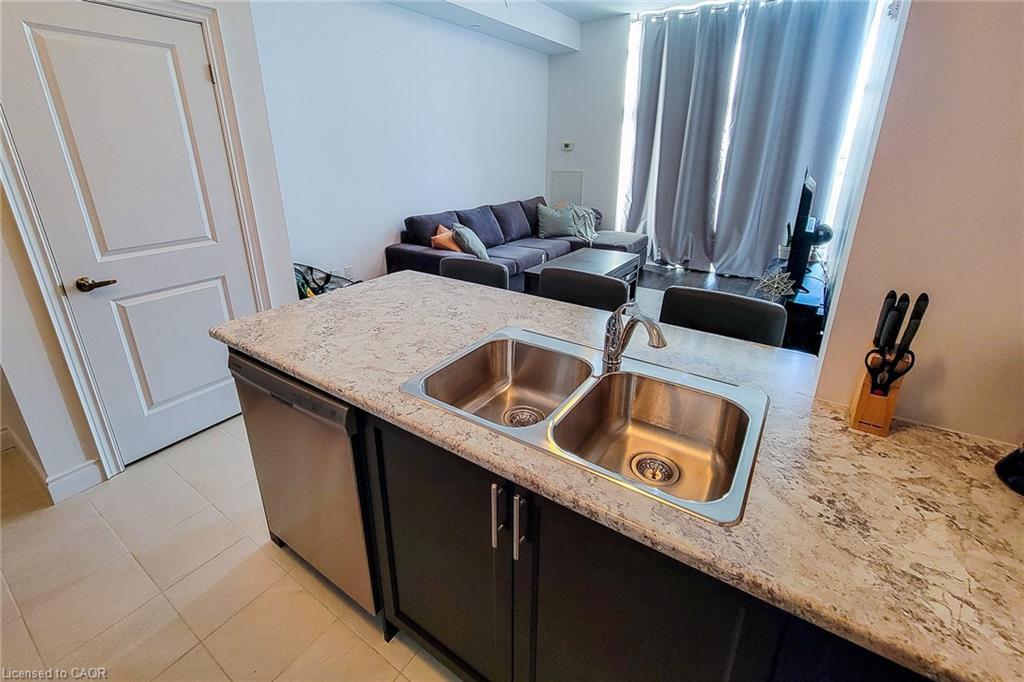 638-125 Shoreview Place, Stoney Creek, ON - Indoor Photo Showing Kitchen With Double Sink