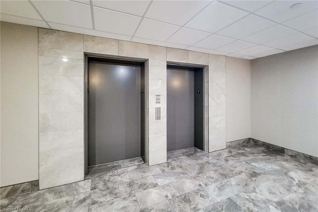 638-125 Shoreview Place, Stoney Creek, ON - Indoor Photo Showing Other Room