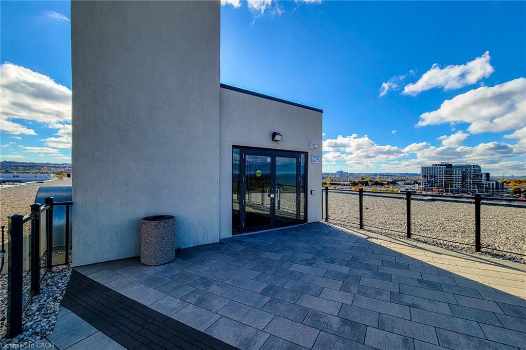 638-125 Shoreview Place, Stoney Creek, ON - Outdoor