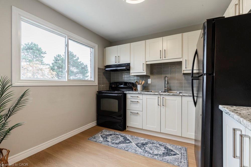43-2050 Upper Middle Road, Burlington, ON - Indoor Photo Showing Kitchen