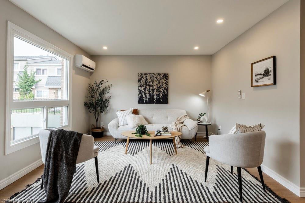 43-2050 Upper Middle Road, Burlington, ON - Indoor