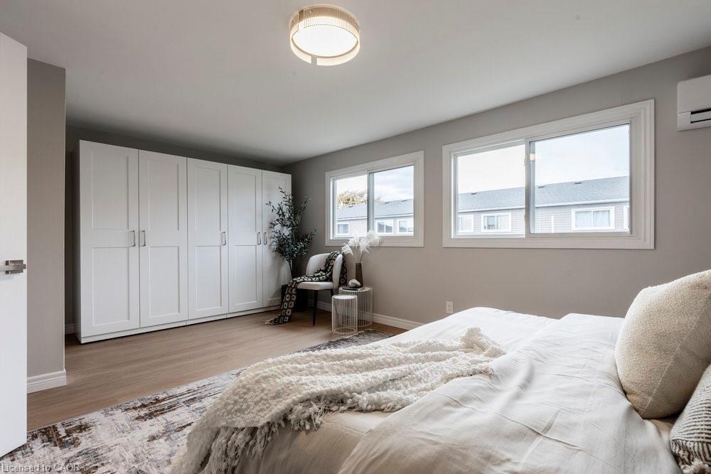 43-2050 Upper Middle Road, Burlington, ON - Indoor Photo Showing Bedroom