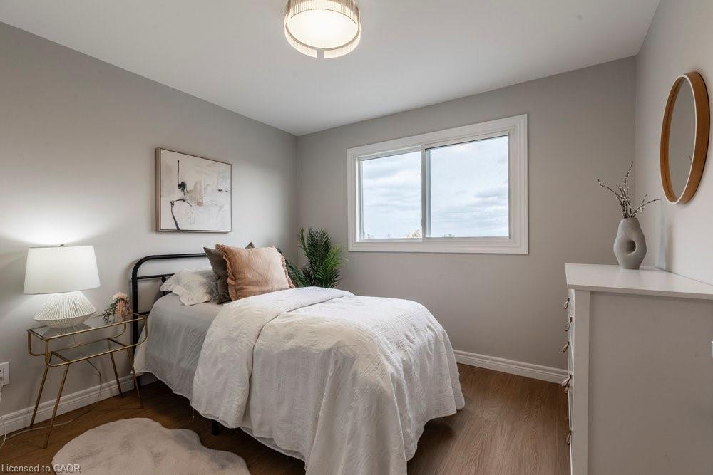 43-2050 Upper Middle Road, Burlington, ON - Indoor Photo Showing Bedroom