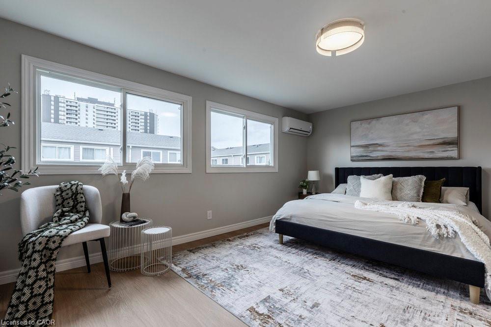 43-2050 Upper Middle Road, Burlington, ON - Indoor Photo Showing Bedroom