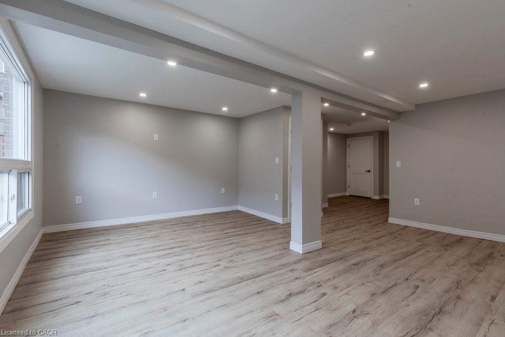 43-2050 Upper Middle Road, Burlington, ON - Indoor