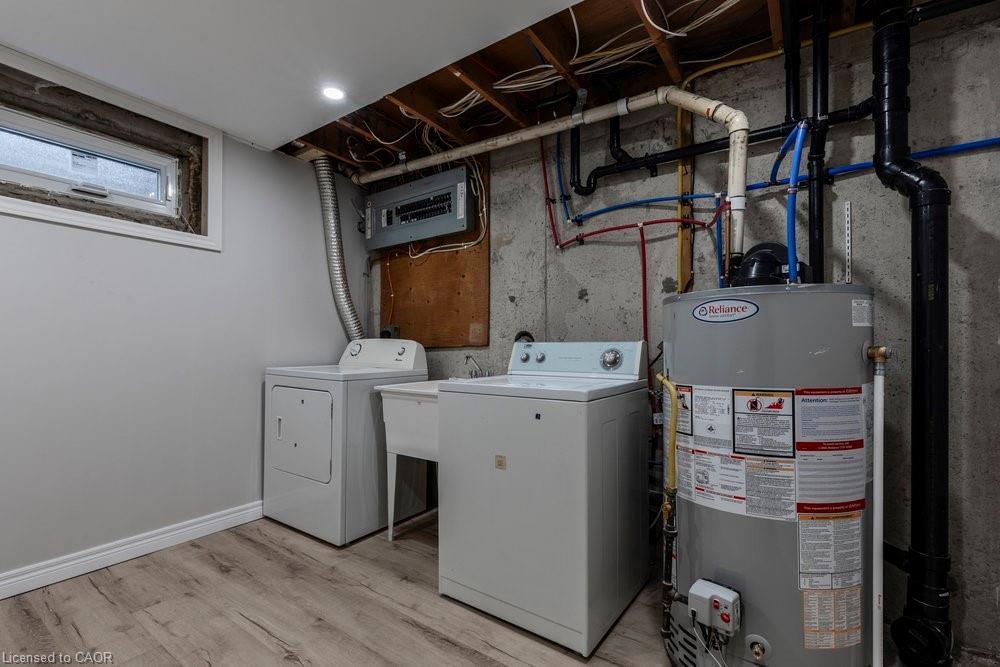 43-2050 Upper Middle Road, Burlington, ON - Indoor Photo Showing Laundry Room