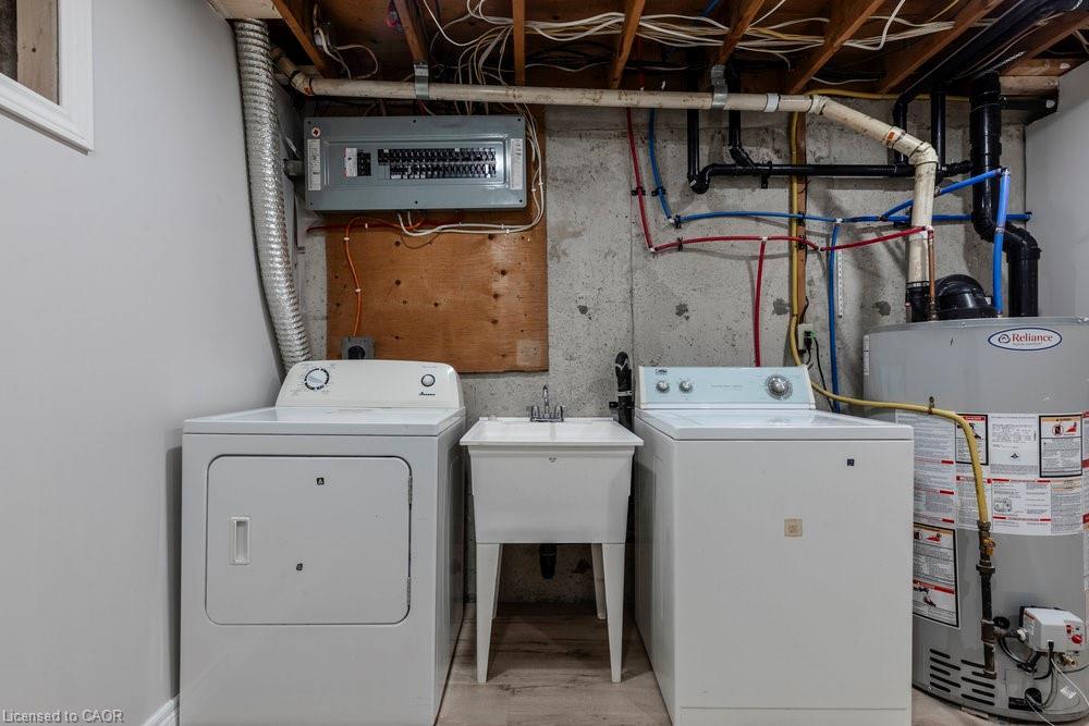 43-2050 Upper Middle Road, Burlington, ON - Indoor Photo Showing Laundry Room