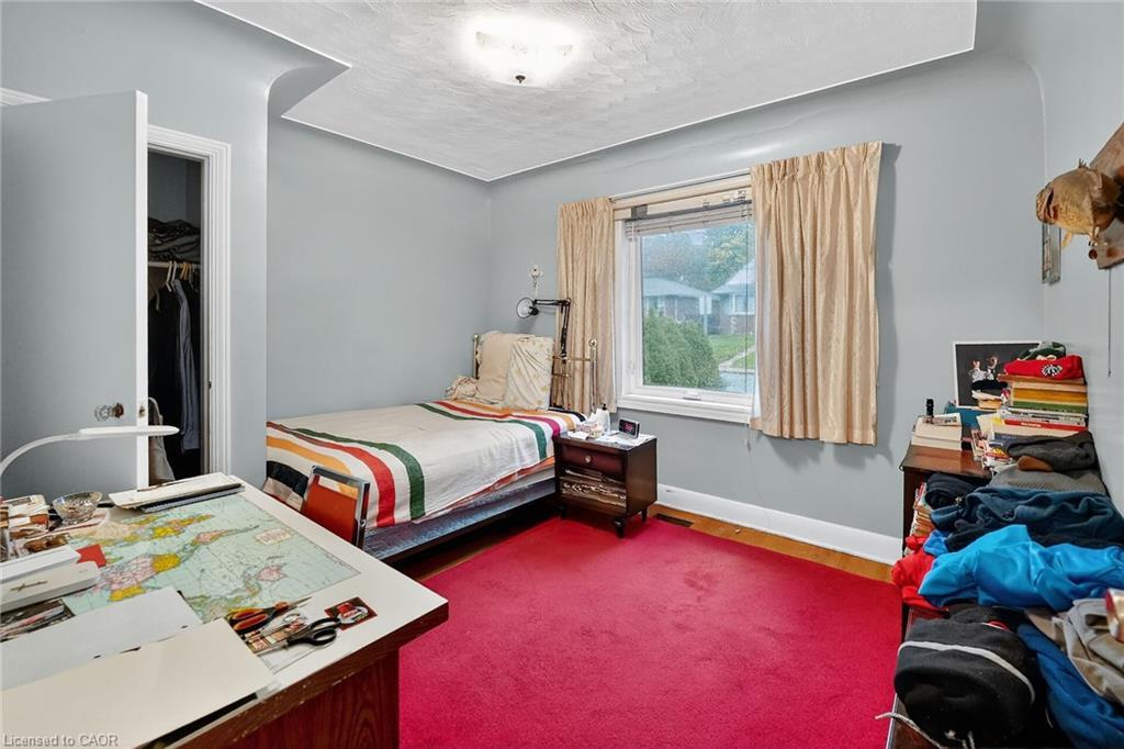 292 Glenholme Avenue, Hamilton, ON - Indoor Photo Showing Bedroom