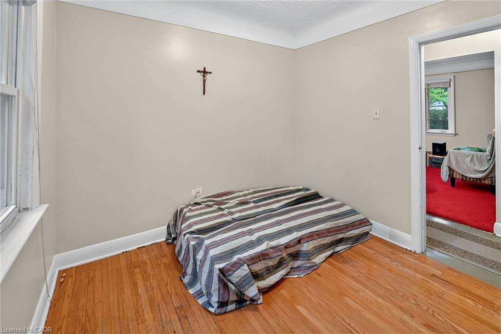 292 Glenholme Avenue, Hamilton, ON - Indoor Photo Showing Bedroom
