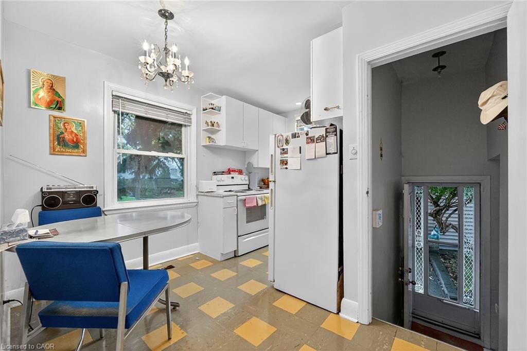 292 Glenholme Avenue, Hamilton, ON - Indoor Photo Showing Kitchen