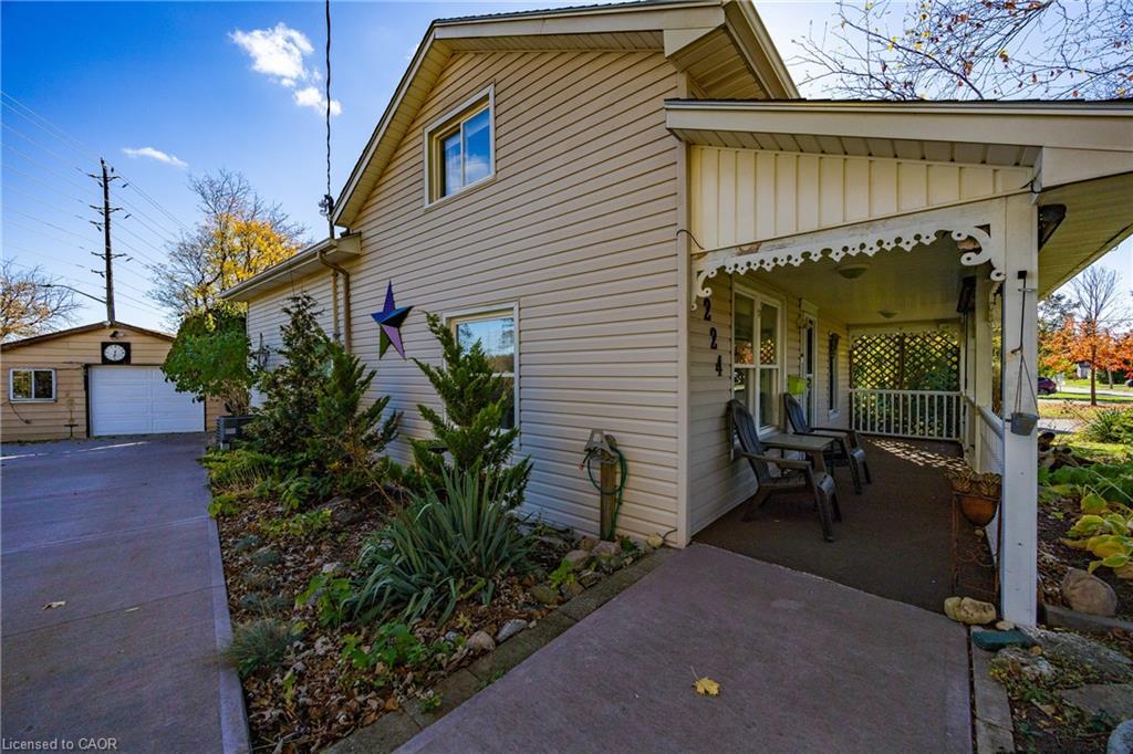 224 King Hiram Street, Ingersoll, ON - Outdoor With Exterior