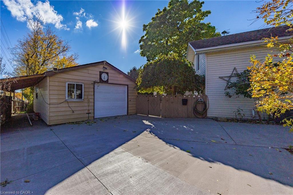 224 King Hiram Street, Ingersoll, ON - Outdoor