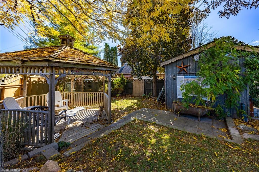 224 King Hiram Street, Ingersoll, ON - Outdoor With Backyard