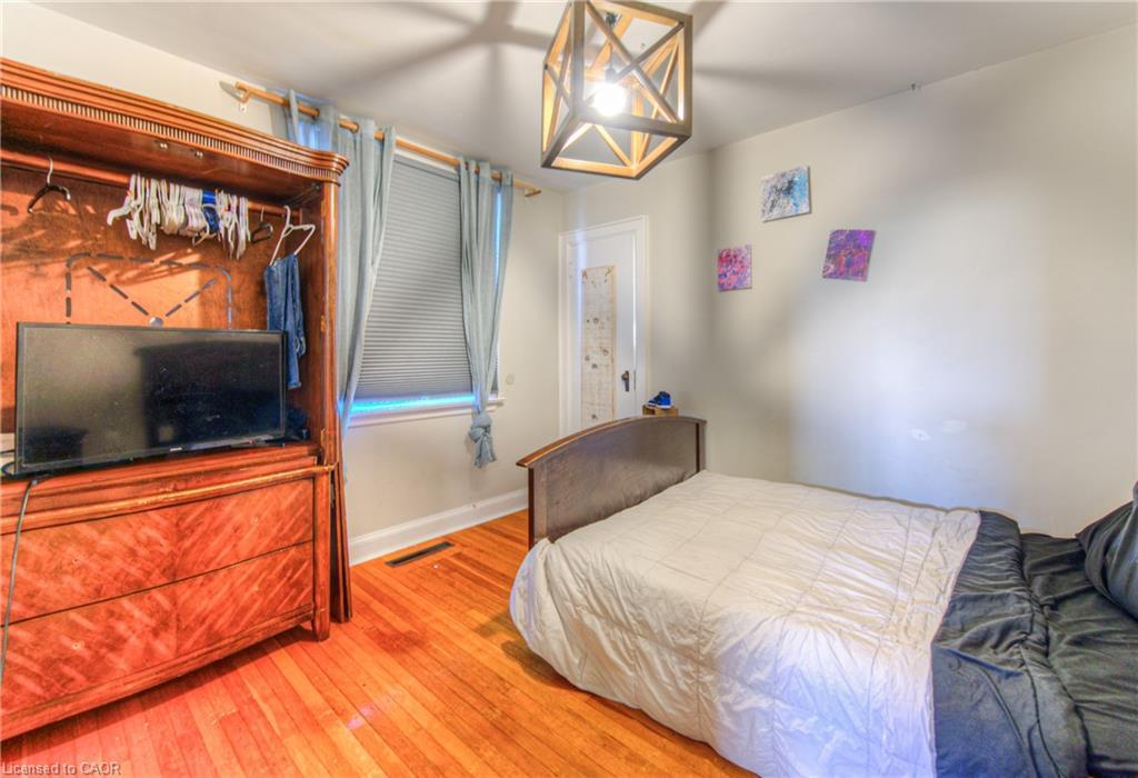 495 Melvin Avenue, Hamilton, ON - Indoor Photo Showing Bedroom