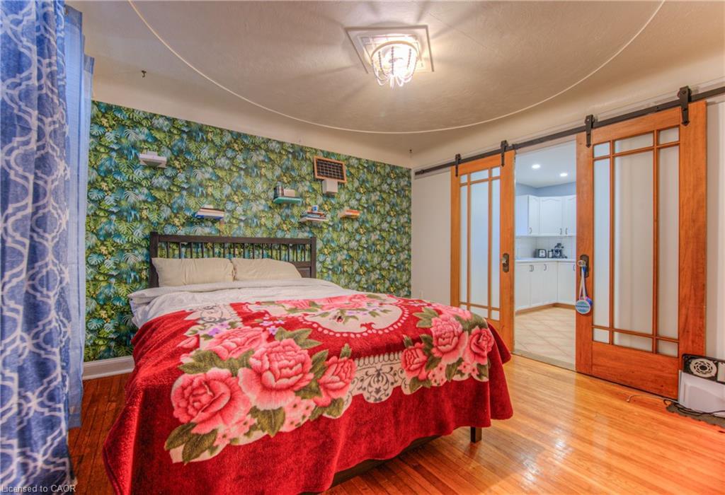 495 Melvin Avenue, Hamilton, ON - Indoor Photo Showing Bedroom