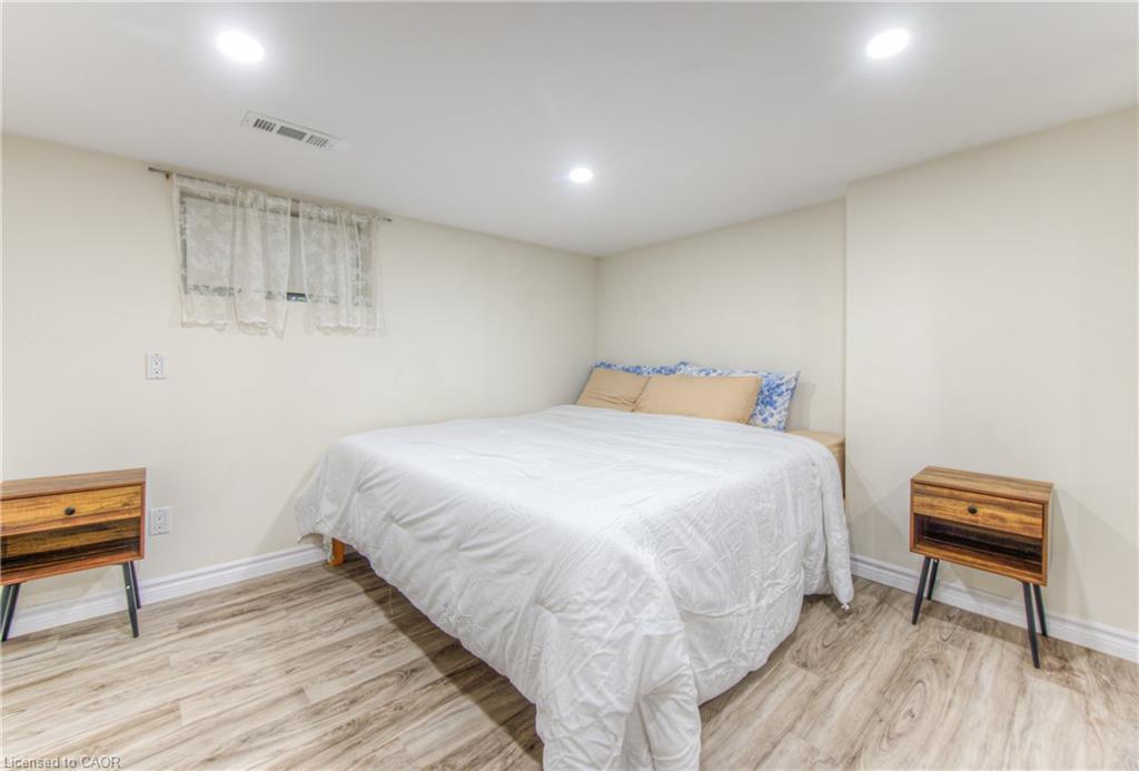 495 Melvin Avenue, Hamilton, ON - Indoor Photo Showing Bedroom