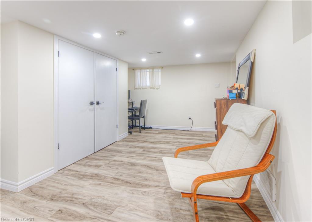 495 Melvin Avenue, Hamilton, ON - Indoor