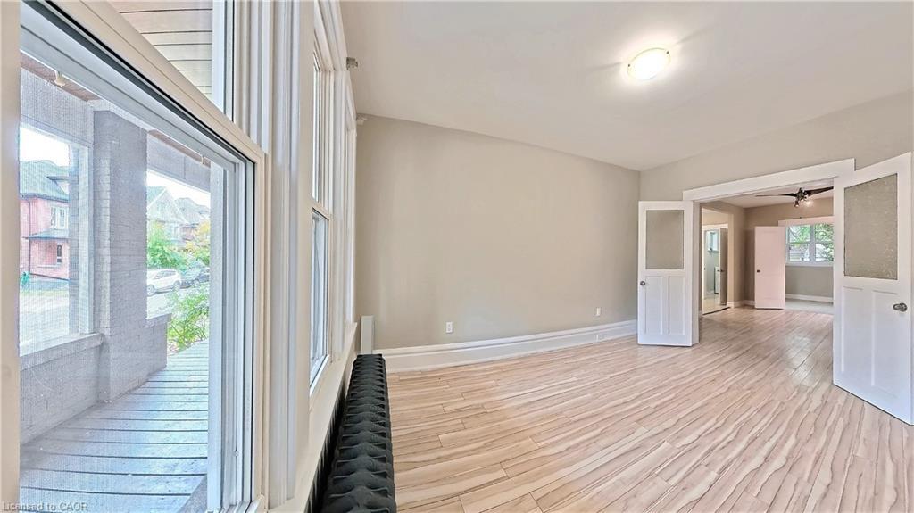 25 Spadina Avenue, Hamilton, ON - Indoor Photo Showing Other Room