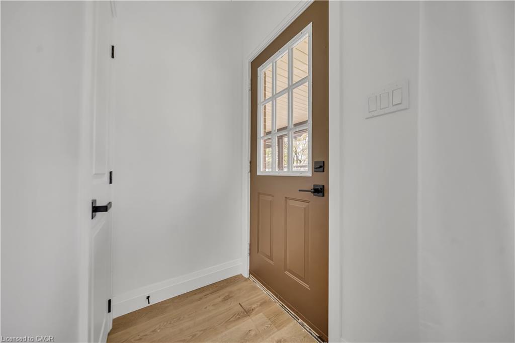 1717 Severn Avenue, Cambridge, ON - Indoor Photo Showing Other Room