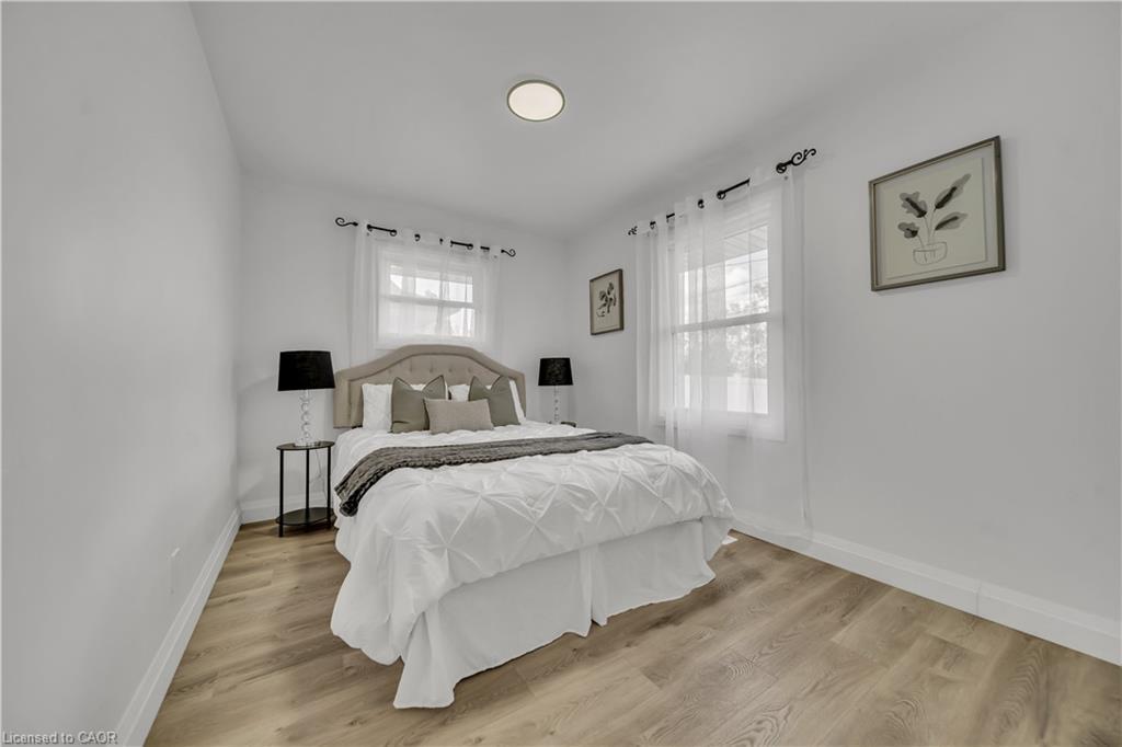 1717 Severn Avenue, Cambridge, ON - Indoor Photo Showing Bedroom