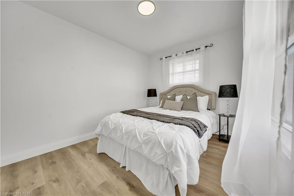 1717 Severn Avenue, Cambridge, ON - Indoor Photo Showing Bedroom