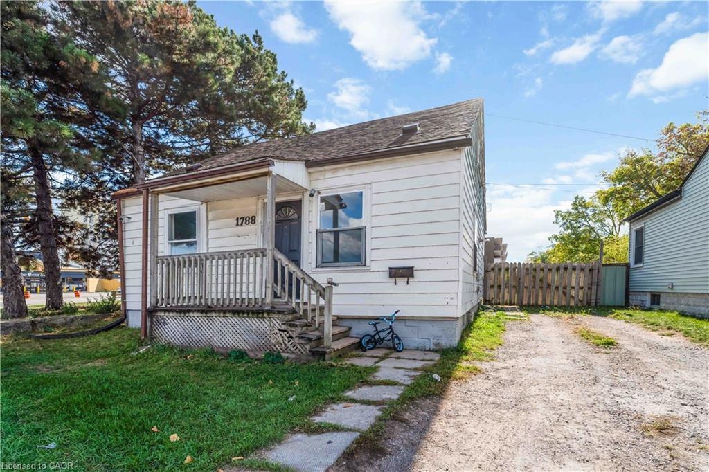 1788 Barton Street E, Hamilton, ON - Outdoor