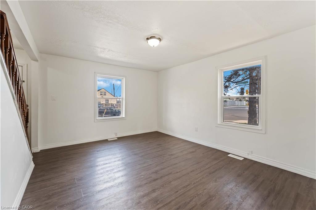 1788 Barton Street E, Hamilton, ON - Indoor Photo Showing Other Room