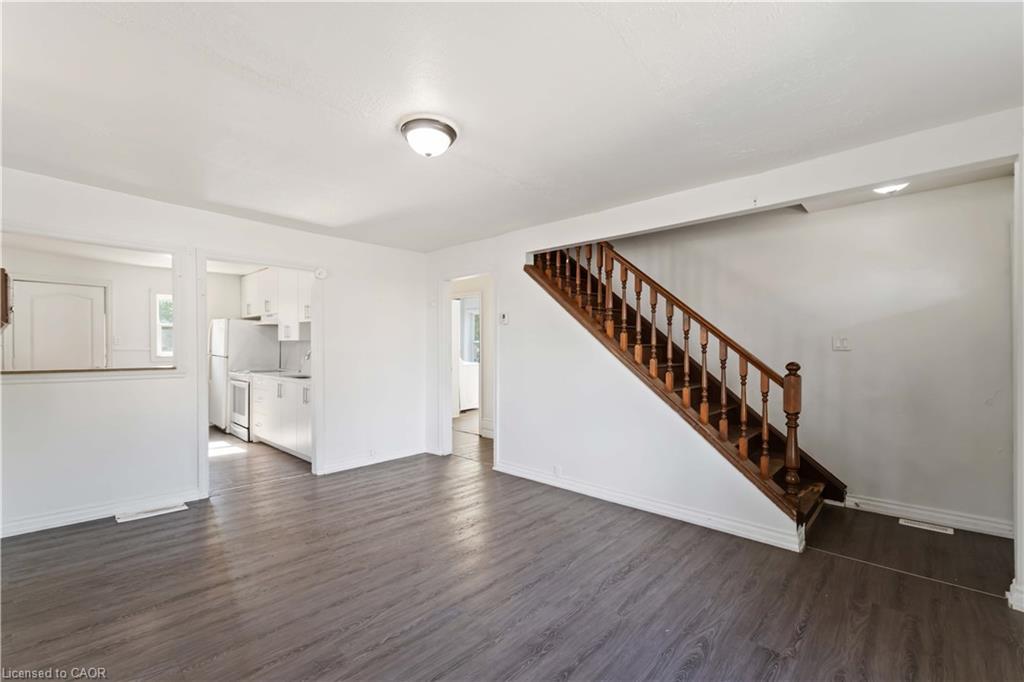 1788 Barton Street E, Hamilton, ON - Indoor Photo Showing Other Room