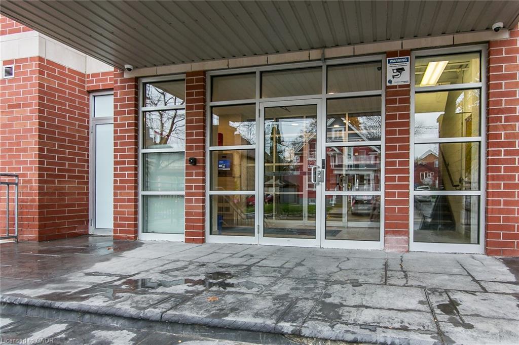 211-165 Duke Street E, Kitchener, ON - Outdoor