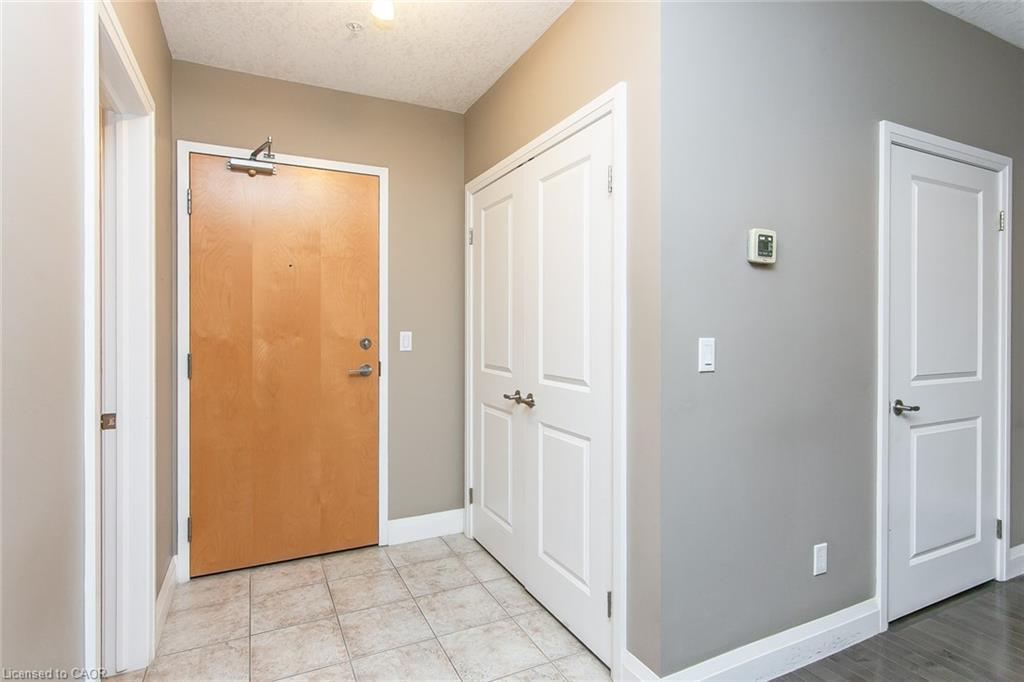 211-165 Duke Street E, Kitchener, ON - Indoor Photo Showing Other Room