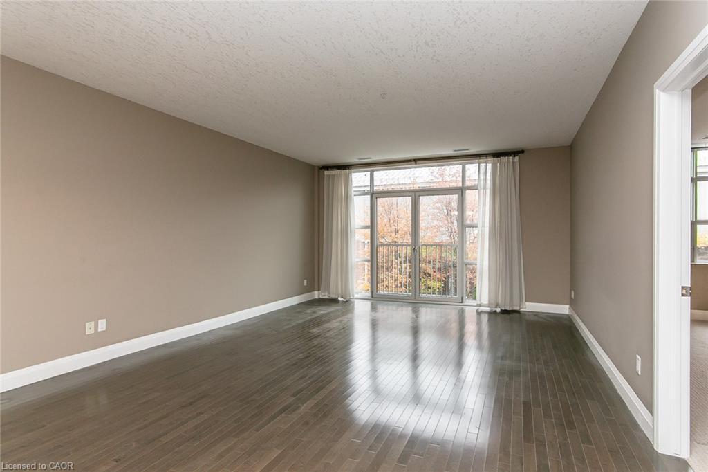 211-165 Duke Street E, Kitchener, ON - Indoor Photo Showing Other Room