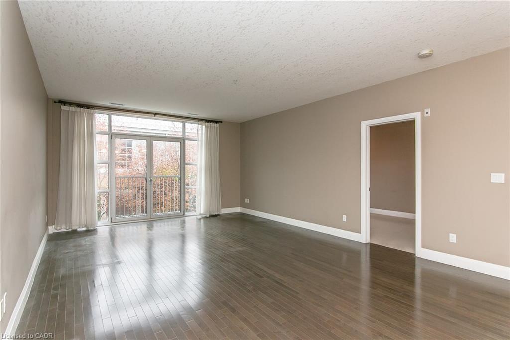 211-165 Duke Street E, Kitchener, ON - Indoor Photo Showing Other Room
