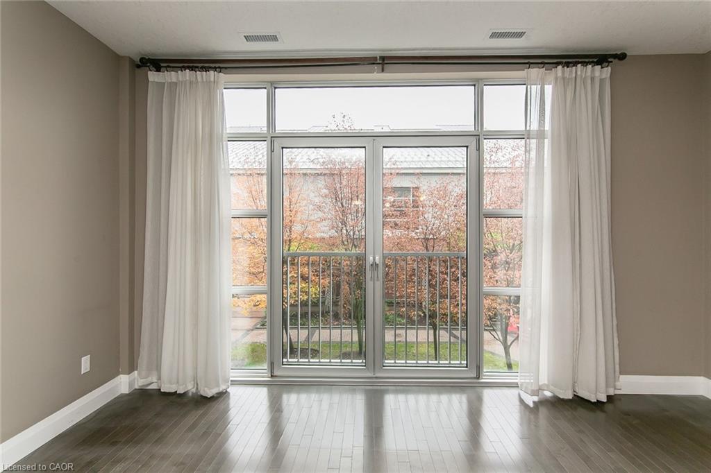 211-165 Duke Street E, Kitchener, ON - Indoor Photo Showing Other Room