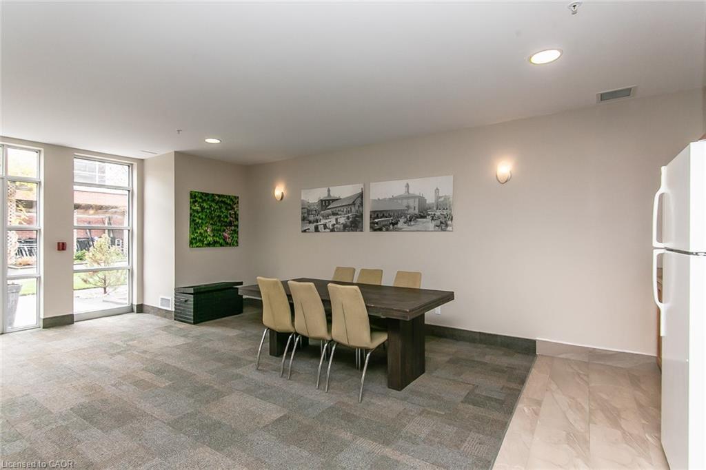 211-165 Duke Street E, Kitchener, ON - Indoor