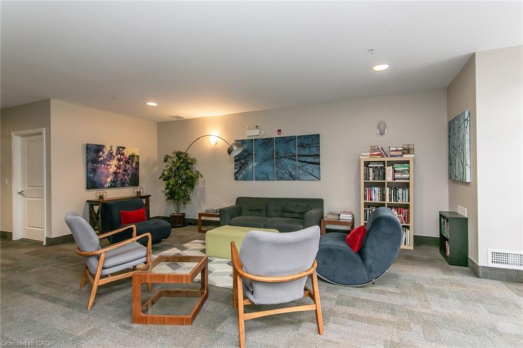 211-165 Duke Street E, Kitchener, ON - Indoor Photo Showing Living Room